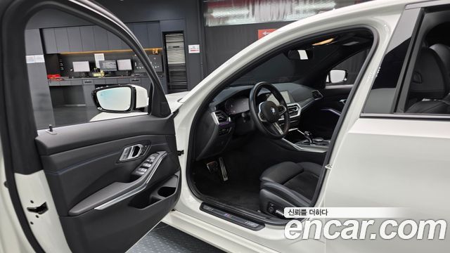 BMW 3-Series 2021 — photo 13