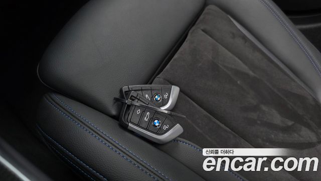 BMW 3-Series 2021 — photo 23
