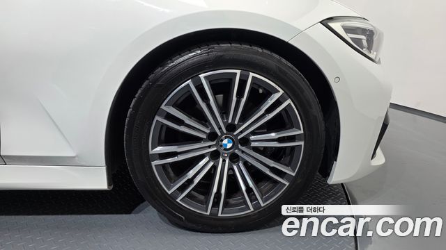 BMW 3-Series 2021 — photo 7