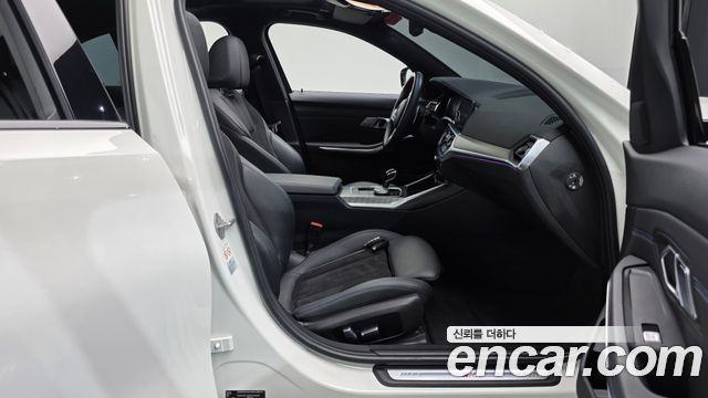 BMW 3-Series 2021 — photo 16