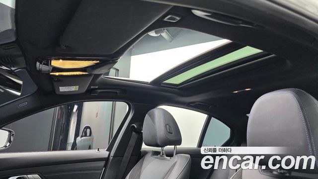 BMW 3-Series 2021 — photo 31