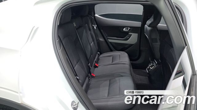 Polestar Polestar 2 2023 — photo 17