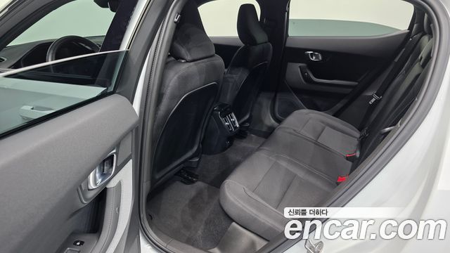 Polestar Polestar 2 2023 — photo 18