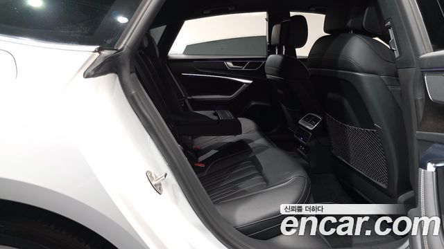 Audi A7 2020 — photo 17
