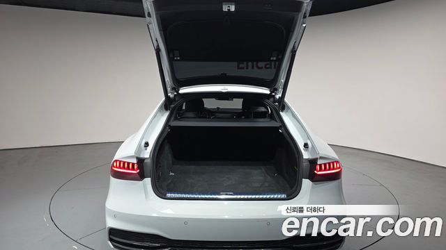 Audi A7 2020 — photo 26