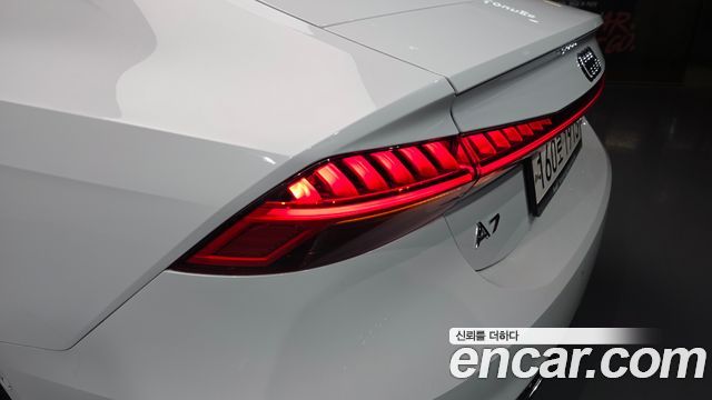 Audi A7 2020 — photo 9
