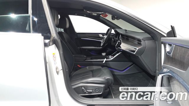Audi A7 2020 — photo 16