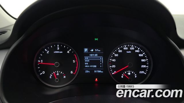 Kia Stonic 2018 — photo 8