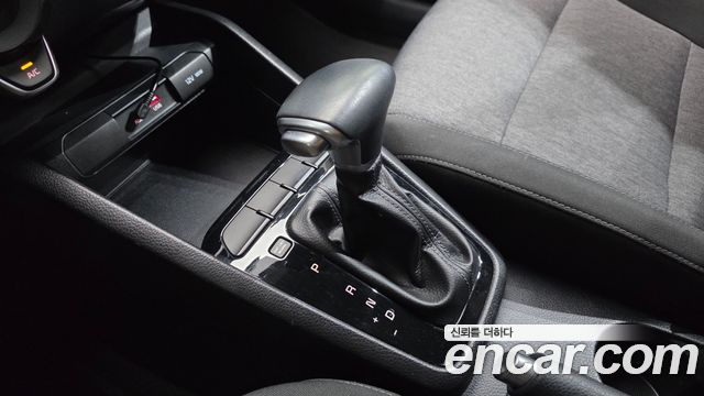 Kia Stonic 2018 — photo 9