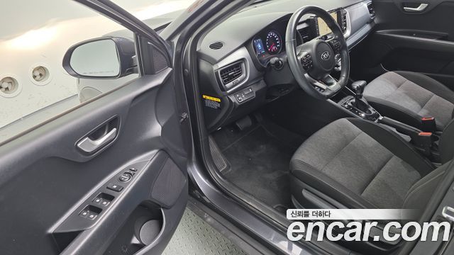 Kia Stonic 2018 — photo 11