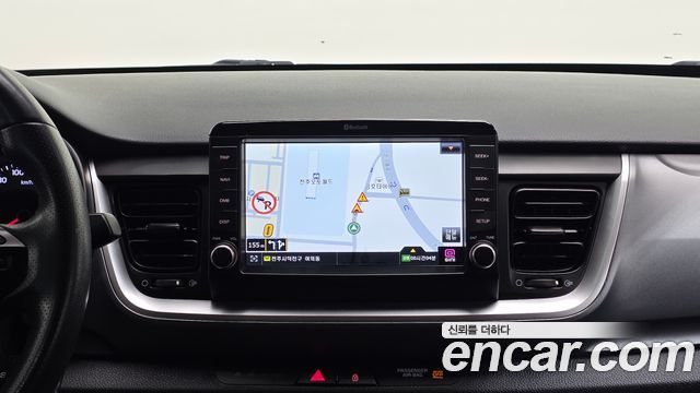 Kia Stonic 2018 — photo 16