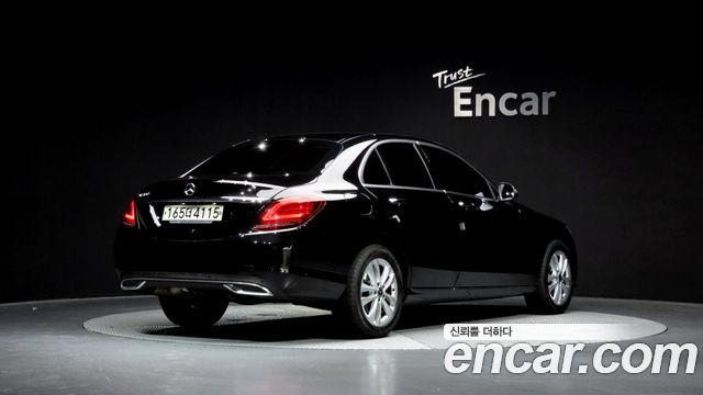 Mercedes-Benz C-Class 2020 — photo 2