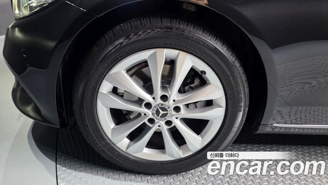 Mercedes-Benz C-Class 2020 — photo 5