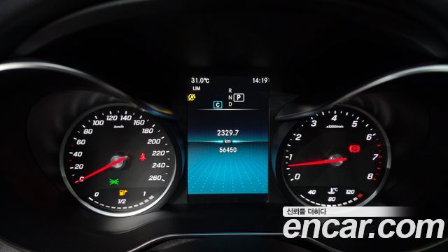 Mercedes-Benz C-Class 2020 — photo 11