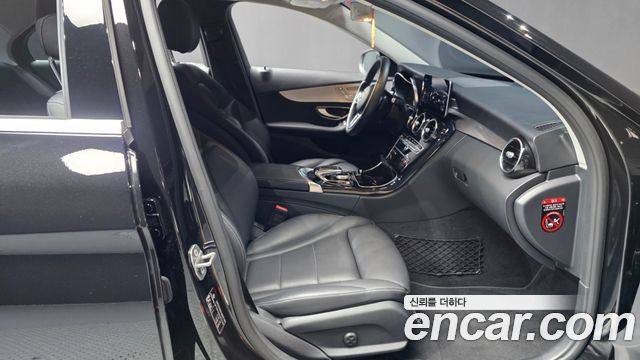 Mercedes-Benz C-Class 2020 — photo 17