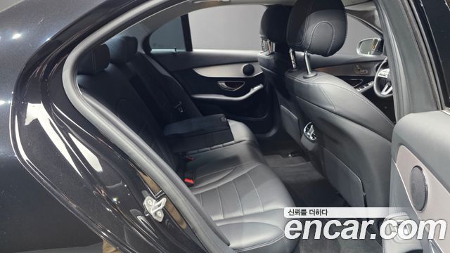 Mercedes-Benz C-Class 2020 — photo 18