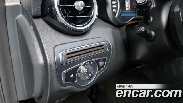 Mercedes-Benz C-Class 2020 — photo 23