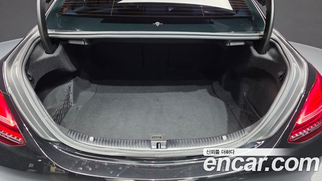 Mercedes-Benz C-Class 2020 — photo 26
