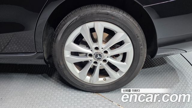 Mercedes-Benz C-Class 2020 — photo 7