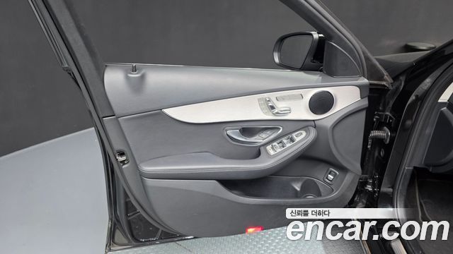 Mercedes-Benz C-Class 2020 — photo 14