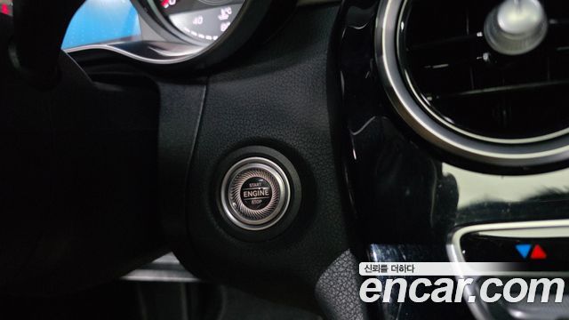 Mercedes-Benz C-Class 2020 — photo 29