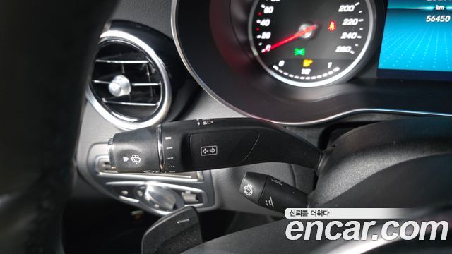 Mercedes-Benz C-Class 2020 — photo 30
