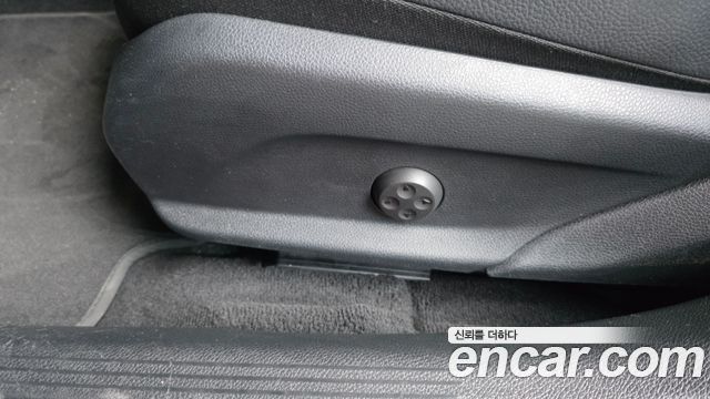 Mercedes-Benz C-Class 2020 — photo 31