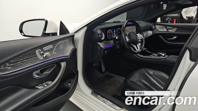 Mercedes-Benz CLS-Class 2020 — photo 11