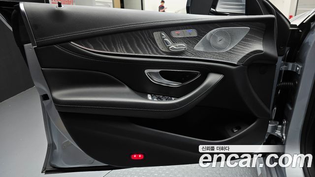 Mercedes-Benz CLS-Class 2021 — photo 14