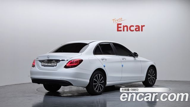 Mercedes-Benz C-Class 2020 — photo 2