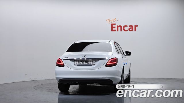 Mercedes-Benz C-Class 2020 — photo 4