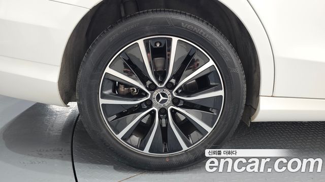 Mercedes-Benz C-Class 2020 — photo 5