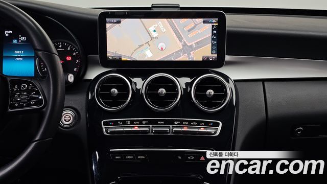 Mercedes-Benz C-Class 2020 — photo 20