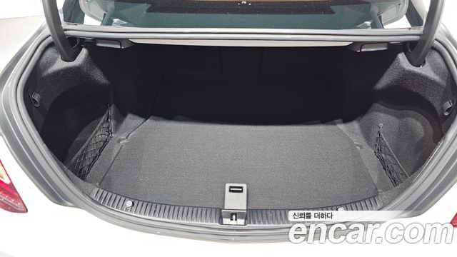 Mercedes-Benz C-Class 2020 — photo 23