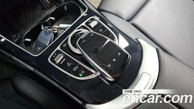 Mercedes-Benz C-Class 2020 — photo 24