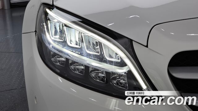 Mercedes-Benz C-Class 2020 — photo 8