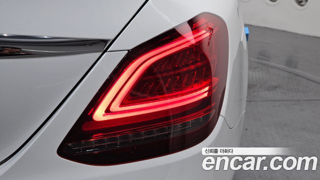 Mercedes-Benz C-Class 2020 — photo 9