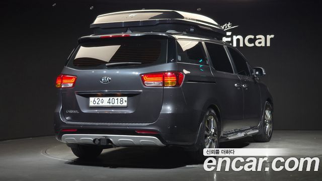 Kia Canival 2015 — photo 2