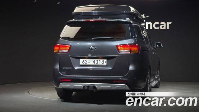 Kia Canival 2015 — photo 4