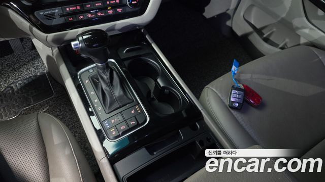 Kia Canival 2015 — photo 9