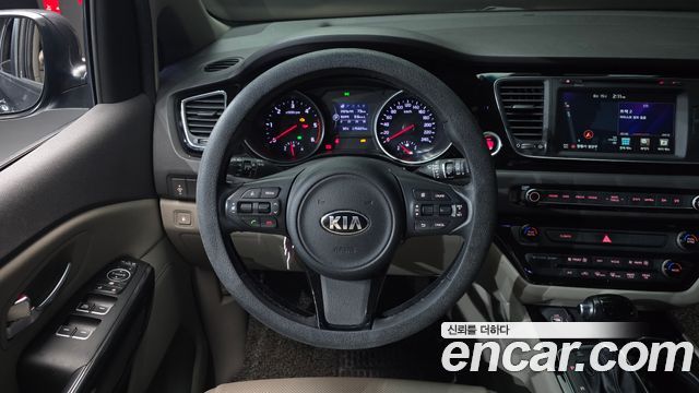 Kia Canival 2015 — photo 13