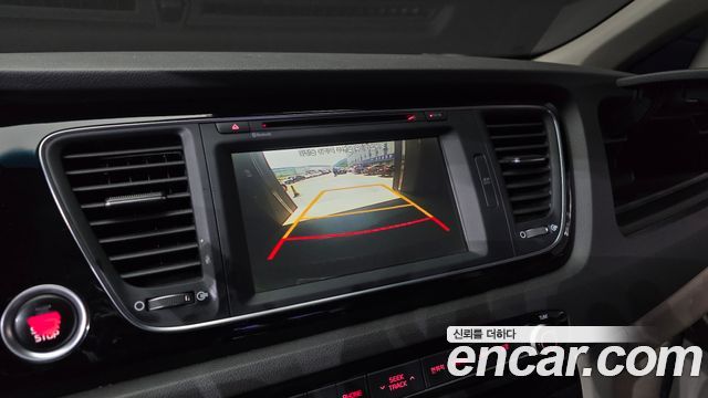 Kia Canival 2015 — photo 15