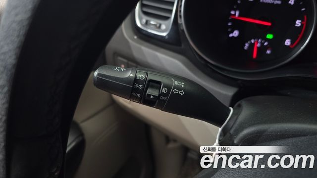 Kia Canival 2015 — photo 16