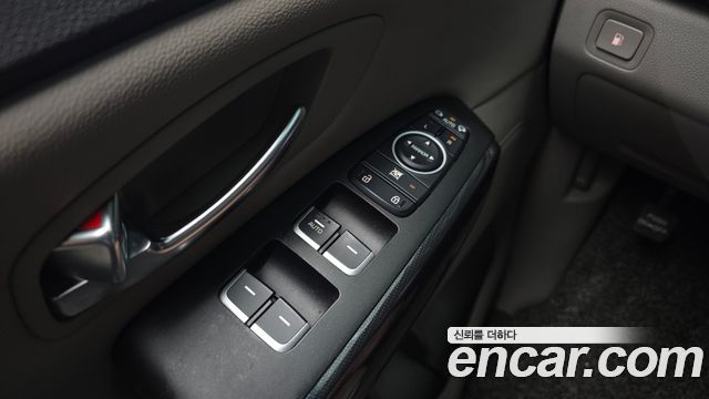 Kia Canival 2015 — photo 17
