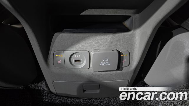 Kia Canival 2015 — photo 18