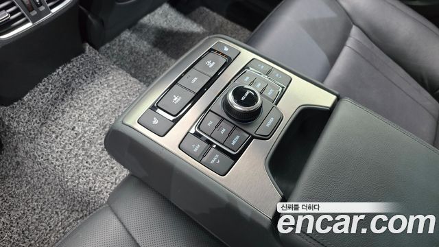 Hyundai Genesis 2016 — photo 18