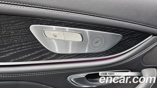 Mercedes-Benz CLS-Class 2022 — photo 18