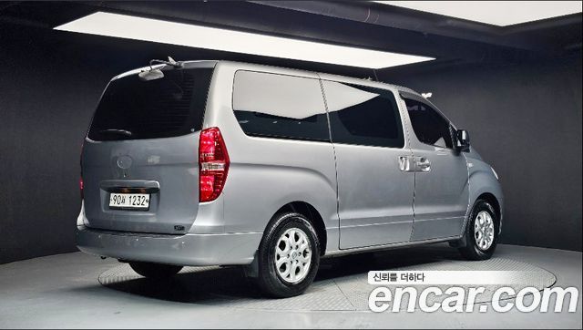 Hyundai Starex 2014 — photo 2