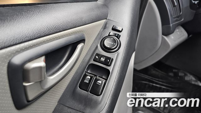 Hyundai Starex 2014 — photo 18