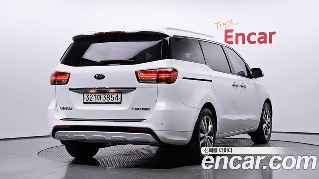 Kia Canival 2018 — photo 2